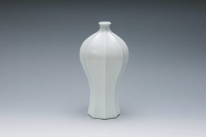 【第47回伝統工芸陶芸部会展出品作】